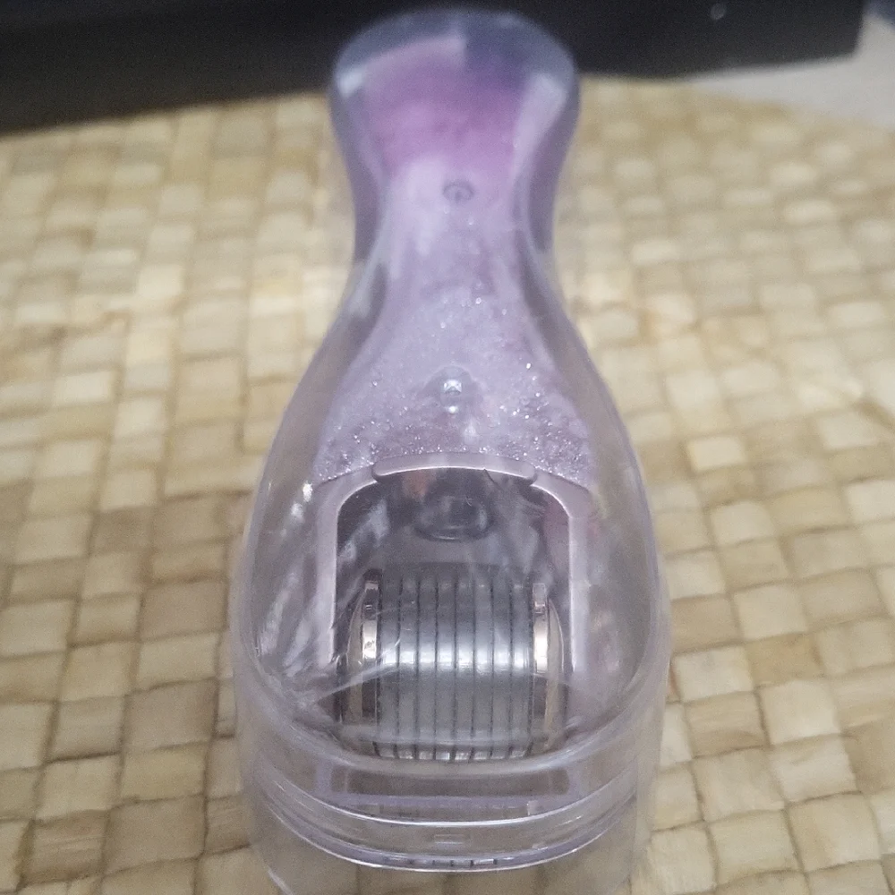 BEAUTYBIO Roller. Glitter Handle - Picture 6 of 6